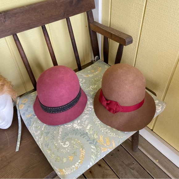 Two fabulous bucket hats in 100% wool. Warm and one size fits all. So stylin’. - Picture 6 of 13